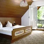 Im Grund בית הארחה 3*
